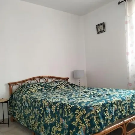 Hotel Jolie Maison En Pierres Avec Et Wifi Redessan
